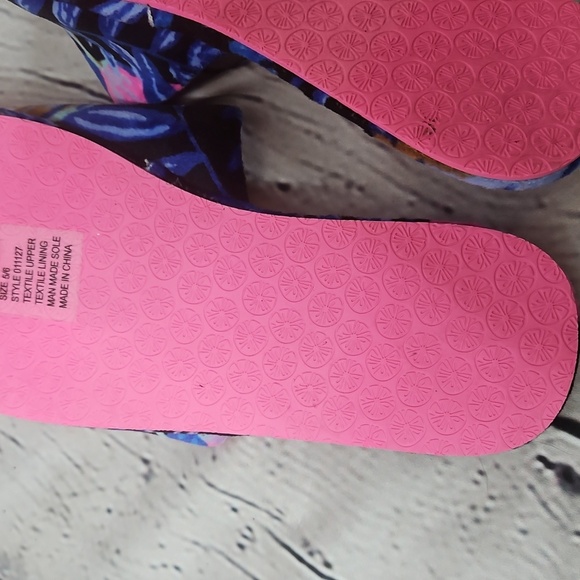 Lilly Pulitzer Maritime Velour Slippers in Onyx Earned Stripes Size 5/6 - Picture 7 of 8